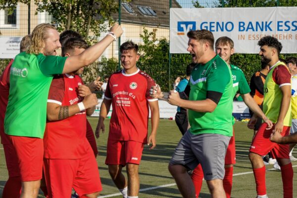 Beim Burg Cup am 01.08.2026 auf dem Sportplatz, An der Windmühle 24 gewann der ESC Rellinghausen 2 gegen den SV Burgaltendorf 2 mit X:X im Elfmeterschießen.
Michael Gohl / FUNKE Foto Services
